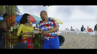 Debut Film Bareng Indro Warkop, Duo Serigala Pamer Kemolekan Dada