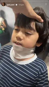 Dekat dengan Pacar Sesama Jenis Sang Bunda, 8 Potret Keylen Anak Chika Kinsky Potong Rambut - Sekolah Hari Pertama Ditemani Yumi Kwandy