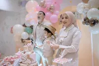Dekorasinya Unik, 8 Potret Ulang Tahun ke-2 Baby Guzel Anak Ali Syakieb & Margin