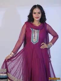 Demi Amitabh Bachchan, Masayu Anastasia Rela Pakai Sari India