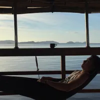 Demi Nikmati Kopi di Alam Bebas, Nicholas Saputra Balik ke Sini