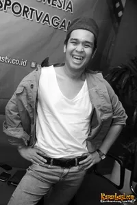 Demi Olga Syahputra, Dorce Terjang 'Lautan' Manusia Naik Moge