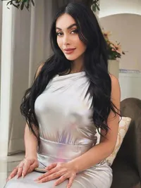 Denada Terbang ke Thailand Selama 15 Hari, Jalani Operasi Plastik