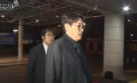 Deretan Aktor yang Datang ke Tempat Persemayaman Lee Sun Kyun, Yoo Yeon Seok dan Jo Jung Suk Terlihat Sedih