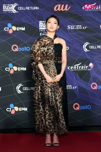 Deretan Best Dressed di Red Carpet MAMA 2019, Chung Ha Sampai Tzuyu TWICE