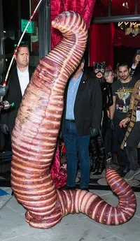 Deretan Foto Artis Hollywood dan Kostum Uniknya di Pesta Halloween Heidi Klum, Cosplay Tokoh Kartun Sampai Pakai Baju Kurang Bahan