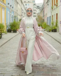 Deretan Foto Dian Pelangi Selama Liburan di Paris, Gayanya Mewah dan Glamor Banget Ala Sosialita