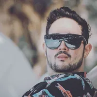 Deretan Foto Donny Michael Tampil Ganteng Brewokan, Bintang Sinetron 'NALURI HATI' Ini Pamerkan Pesona Macho!
