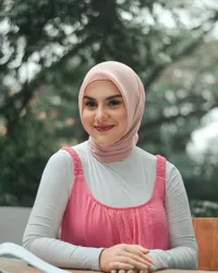 Deretan Foto Gaya Mama Cantik Irish Bella, Semakin Glowing dan Memukau Semenjak Jadi Seorang Ibu