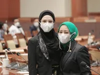 Deretan Foto Gaya Mulan Jameela Jadi Anggota DPR, Hadiri Rapat Paripurna Tampil Anggun Berhijab