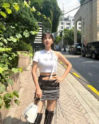 Deretan Foto Joy Red Velvet Pamer Body Goals, Perut Rata dan Pinggang Rampingnya Sekecil Boneka Barbie