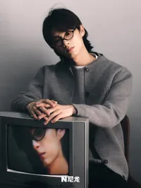 Deretan Foto Jun SEVENTEEN di Cover Majalah Nylon China, Pancarkan Visual Bak Karakter Anime