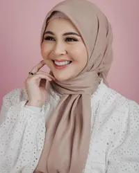 Deretan Foto Kesha Ratuliu Pakai Hijab Warna-Warna Pastel, Pamer Pesona Cantik Adem dan Super Glowing!