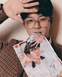 Deretan Foto Lee Jung Ha di Majalah ELLE Korea, Pakai Makeup Freckles Gemes Banget!
