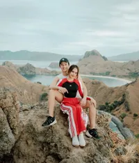Deretan Foto Mesra Cinta Laura dan Arya Vasco Usai Go Public, Diharapkan Segera Menikah