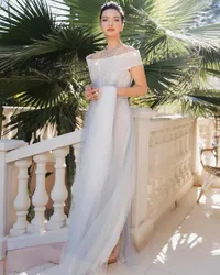 Deretan Foto Penampilan Raline Shah di Cannes Film Festival, Cantik dengan Gaun Mewah - Kain Batik