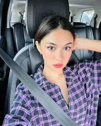 Deretan Foto Selfie Nana Mirdad yang Pancarkan Aura Hot Mom, Nggak Terlihat Sudah Punya 2 Anak