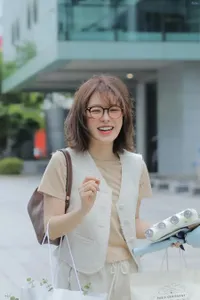 Deretan Foto Viral Gaya Wendy Red Velvet Ketika Baru Pulang Kerja, Cantik dan Nggemesin Banget!