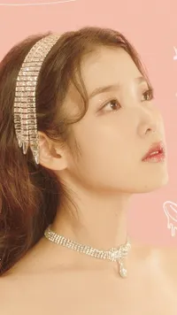 Deretan Look Stylish IU di Music Video 'Celebrity', Tampilkan Berbagai Gaya Mulai Dari Kasual Sampai Glamor