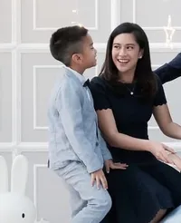 Deretan Orangtua Tangguh, 14 Selebritis yang Membesarkan Anak Berkebutuhan Khusus dengan Penuh Cinta dan Tak Kenal Lelah