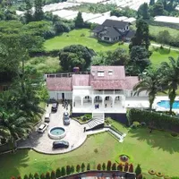 Deretan Potret Villa Mewah Tempat Aurel Hermansyah Dipingit, Bangunannya Begitu Luas Bak Istana di Atas Bukit!