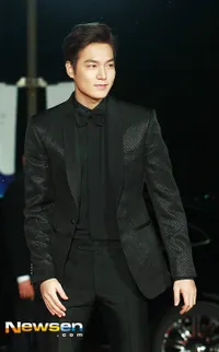 Deretan 'Raja Ratu' Film Korea di Red Carpet 'Blue Dragon Awards'