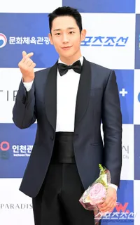 Deretan Seleb Ganteng di 1st Blue Dragon Series Awards yang Tak Sekadar Pakai Jas, Ada Motif Batik Hingga Cowok Mamba
