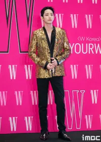 Deretan Seleb Tampan di Event Love Your W 2022, Ada Reuni Tiga Aktor 'EXTRAORDINARY YOU'