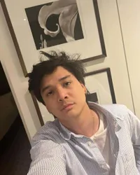 Deretan Selfie Baskara Mahendra Bikin Jatuh Hati, Wajahnya Buat Banyak Orang Suka