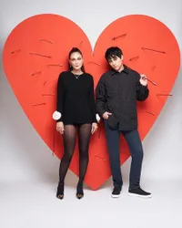 Dereten Photoshoot Luna Maya dengan Maxime Bouttier di Perayaan Valentine