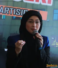 Berita Foto Desy Ratnasari : FOTO: Kisah Meniti Karir Desy Ratnasari