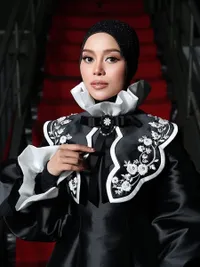 Detail Gaun Lesti di Konser Comeback, Rancangan Ivan Gunawan