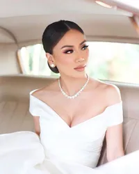 Detail Gaya Kezia Toemion Kala Ucap Janji Nikah di LA, Fabulous!