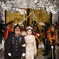 Detail Penampilan Cantik Rica Andriani Istri Kompol Fahrul Sudiana di Acara Akad dan Resepsi Pernikahan, Tampil Bak Ratu!