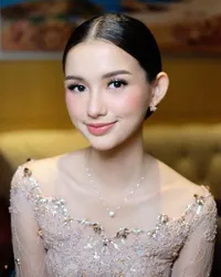 Detail Penampilan Sarah Menzel di Pernikahan Aaliyah Massaid dan Thariq Halilintar, Cantiknya Nggak Kalah dari Pengantin