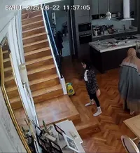 Detik-Detik Adam Anak Shireen Sungkar Jatuh dari Tangga, sang Adik Langsung Syok