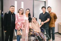Detik-Detik Aurel Melahirkan Anak ke-2, Atta Halilintar Menangis Bahagia - Wajah Baby A Masih Dirahasiakan
