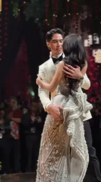 Detik-Detik First Kiss El Rumi & Syifa Hadju, Bikin Baper