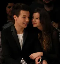 Detik-Detik Louis Tomlinson Berkelahi Dengan Paparazzi, Ngeri!