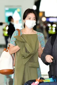 Detik-Detik Song Hye Kyo Kembali Ketahuan Tak Pakai Cincin Nikah