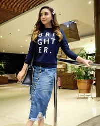 Di Tengah Heboh Pindah Agama, Salmafina Sunan Pamer Wajah Cantik