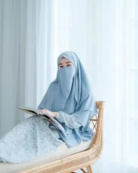 Diajak Taaruf 159 Pria, 8 Potret Penampilan Larissa Chou Mantan Istri Alvin Faiz Pakai Cadar - Pesona Teduh Bikin Hati Adem
