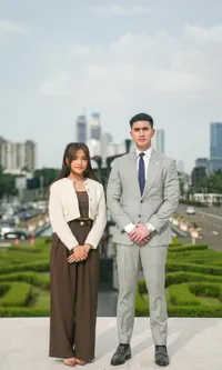Diajak Verrell Bramasta Keliling Gedung DPR RI, Outfit Fuji Kenakan Crop Top Panen Kritikan