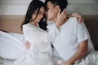 Dibalut Nuansa Putih, Pemotretan Fendy Chou dan Stella Mesra!