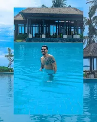 Dibully Karena Idap Tumor Payudara, Ini 10 Potret Topless Robby Purba yang Miliki Dada Kekar Bak Binaraga - Gencar Buru Pelaku Perundungan