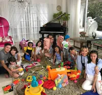 Didatangi Gisel dan Nola, Rumah Keluarga Nagita Slavina Ramai