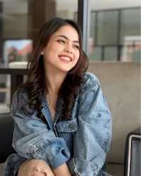 Didoakan Sehat Selalu, 8 Potret Terbaru Putri Isnari yang Makin Cantik dan Pancarkan Kebahagiaan Setelah Menikah 