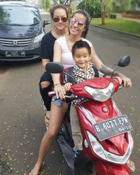 Diduga Lesbian, Vanesha Sudah Dekat Dengan Anak Sheila Marcia
