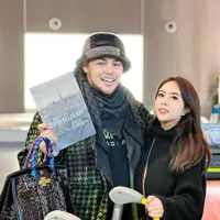 Diduga Main Dukun - Ingin Celakai Nikita Mirzani, Ini 8 Potret Kedekatan Ivan Gunawan dan Maharani Kemala yang Kerap Pamer Liburan di Eropa
