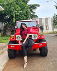Digugat Cerai Suami, Intip 8 Potret Tangguh Nia Anggia Adik Mendiang Julia Perez Bareng Buah Hati - Selalu Tersenyum 